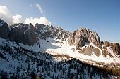 003 Dal passo di Corna Busa vista verso la cima Moren e le Corna di S. Fermo